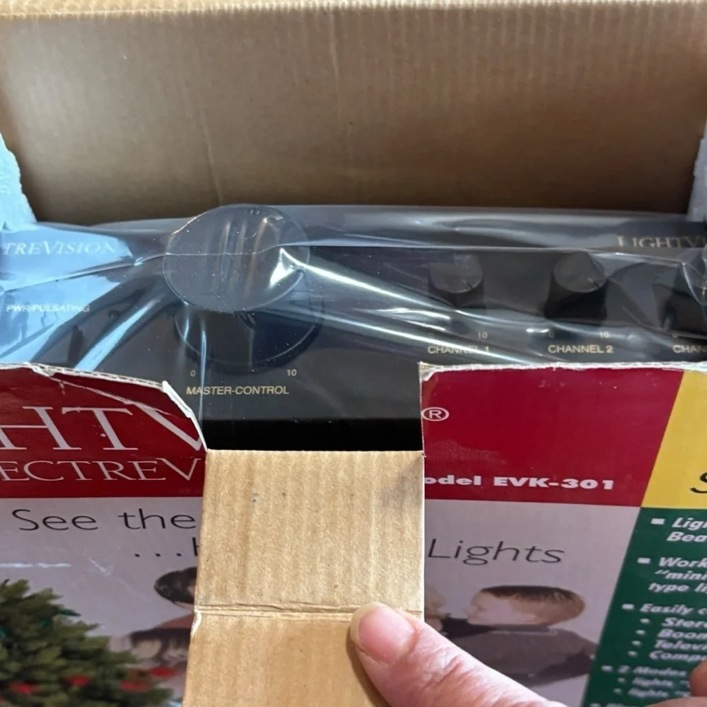 LightVibe SpectreVision EVK 301 Dancing Light System Music Light Controller NIB